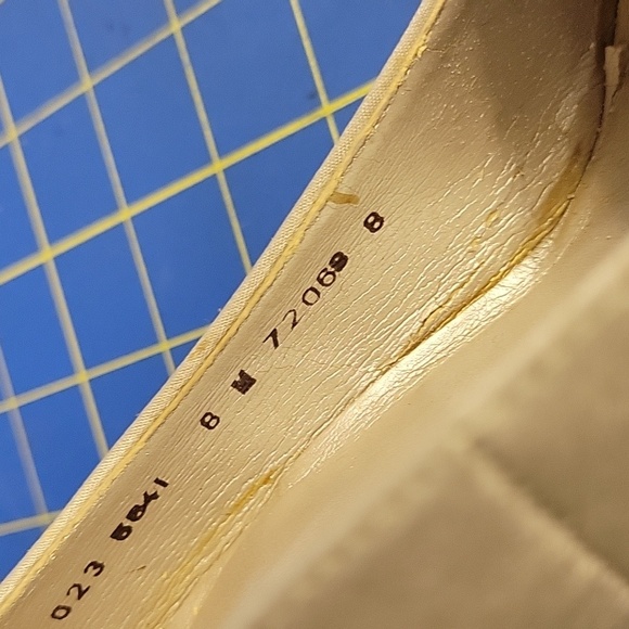 Vintage Jacqueline Ferrar Satin Cream Leather Soles 3" Shoes - Picture 4 of 12